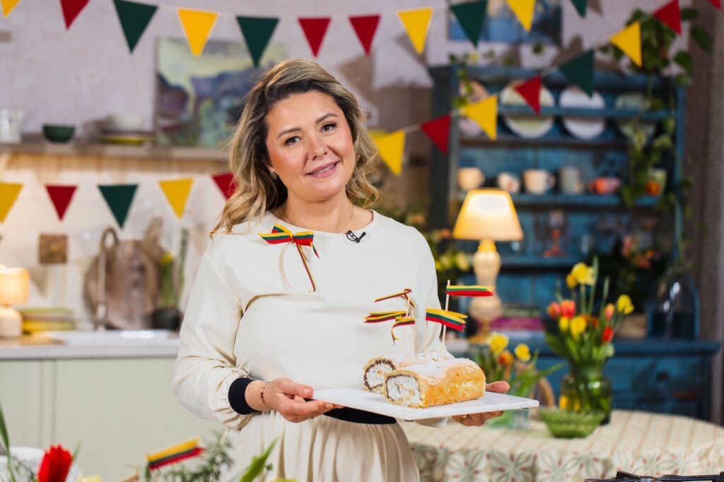 Kuršėnų vyniotinis su varškės kremu ir aguonomis