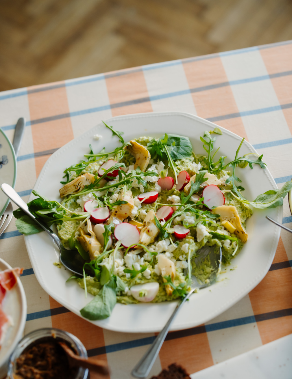 Artišokų ir avokadų užtepėlė su ridikėliais